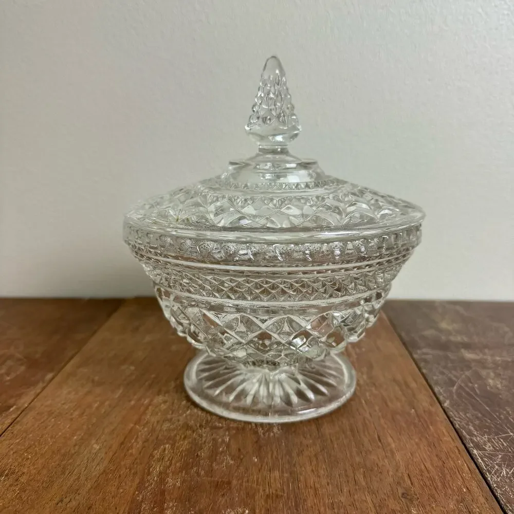Anchor Hocking Wexford Pressed Glass‎ Diamond Pedestal Candy dish with lid